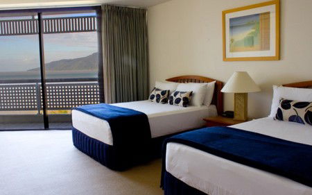Rydges Esplanade Resort Cairns - Tourism Townsville 1