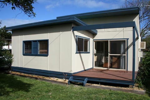 San Remo Holiday House - Tourism Townsville 0