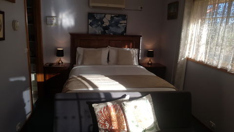 Factory Lane Bed & Breakfast - Tourism Townsville 1