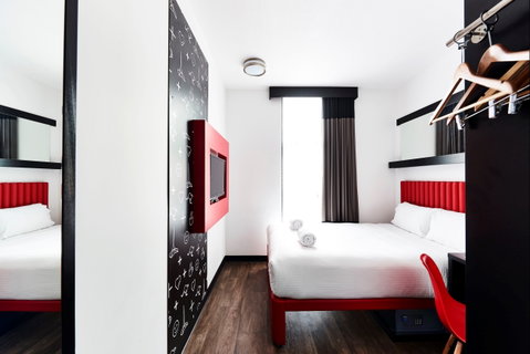 Ibis Melbourne Swanston Street Hotel - Tourism Townsville 1