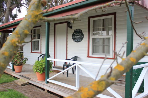 Coonawarra's Pyrus Cottage - Tourism Townsville 0