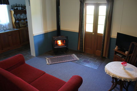Coonawarra's Pyrus Cottage - Tourism Townsville 1