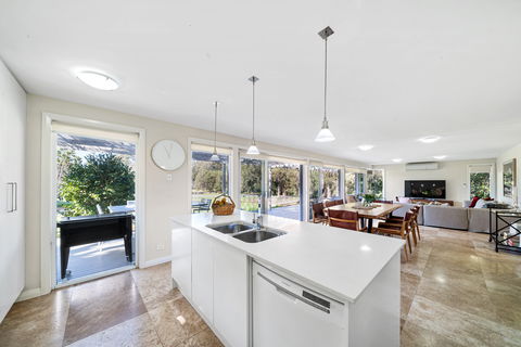CUB Country House - Berry - Tourism Townsville 2
