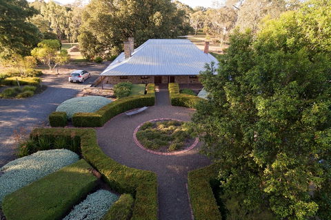 Jacob's Estate Cottage - Tourism Townsville 0