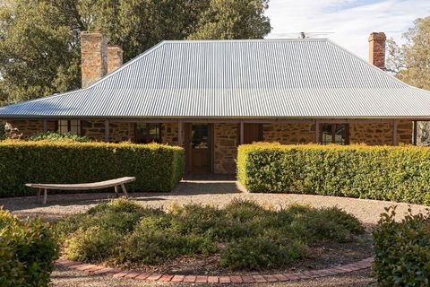 Jacob's Estate Cottage - Tourism Townsville 1