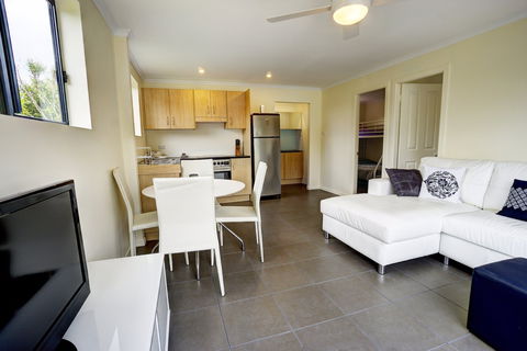 B And B At Orient Point - Tourism Townsville 0