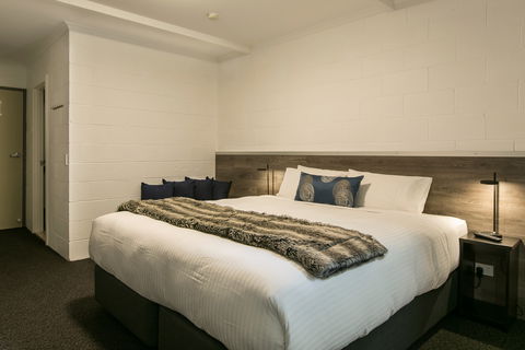 Falls Creek Hotel - Tourism Townsville 2