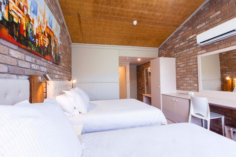 Farnham Court Motel - Tourism Townsville 2