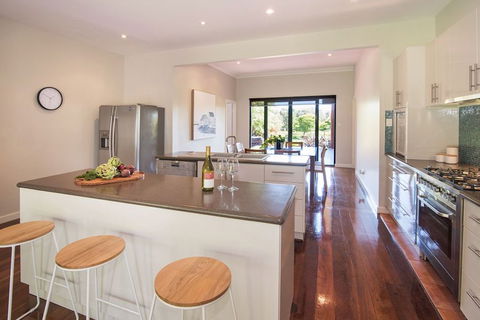 Margaret River Manor - Tourism Townsville 1