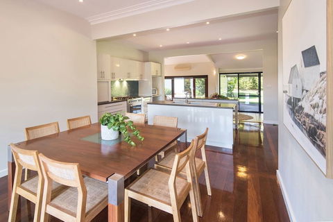 Margaret River Manor - Tourism Townsville 2