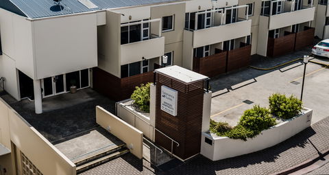Salamanca Suites - Tourism Townsville 0