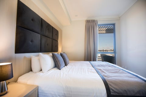 Zappeion Apartments - Tourism Townsville 0