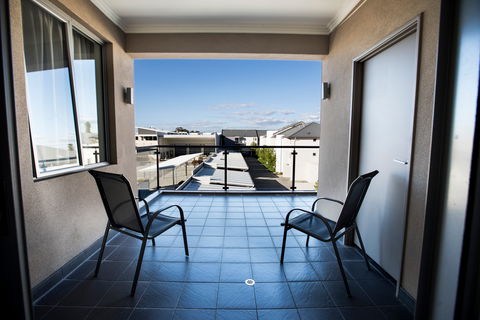 Zappeion Apartments - Tourism Townsville 2