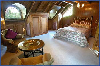 A Camelot Tower And Penthouse - Tourism Townsville 0