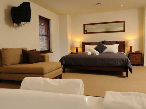 Sackville Apt No 1 - Tourism Townsville 1