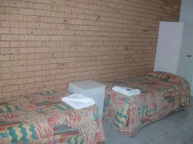 Yamba Motor Inn - Tourism Townsville 1