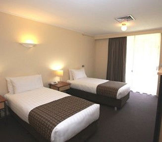 Quality Resort Inlander - Tourism Townsville 0