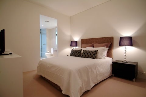 Cairns Luxury Apartments, Harbourlights Complex - Tourism Townsville 4