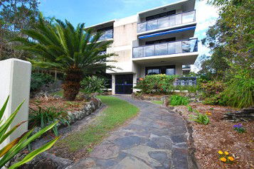 A Bay Breeze - Tourism Townsville 0