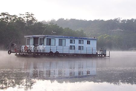 Clyde River Houseboats - Tourism Townsville 1