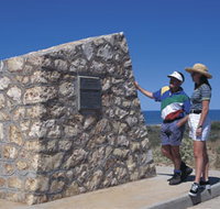 Potshot Monument - Tourism Townsville