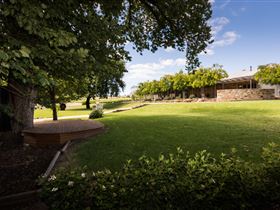 Howard Vineyard - Tourism Townsville 2