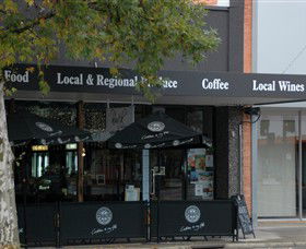Rustik Cafe' Wine Bar - Tourism Townsville 0