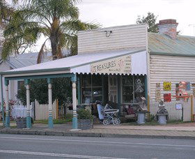 Lady Gails Bookshop And Curios - Tourism Townsville 0