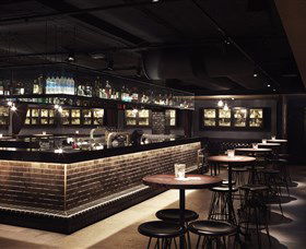 Luckyâ€™s Speakeasy - Tourism Townsville 2