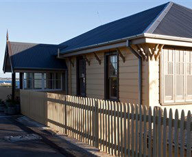 East Coast Lounge - Tourism Townsville 2
