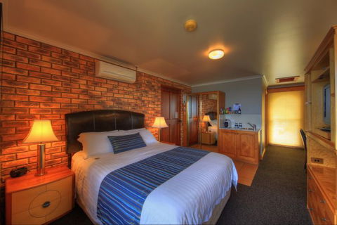 Stanley Village - Tourism Townsville 0