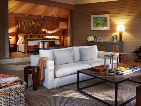 Pretty Beach House - Tourism Townsville 1
