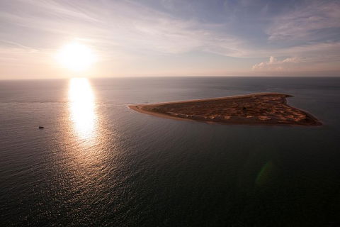 Turtle Tracks Tour To Bare Sand Island From Darwin - Tourism Townsville 3