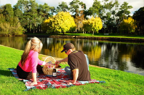 Bells Parade Reserve - Tourism Townsville 2
