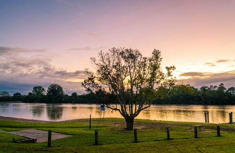 Joanna Burgler's Waterlines Gallery - Tourism Townsville 0