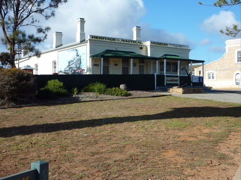 Historic Wallaroo Town Drive - Tourism Townsville 1