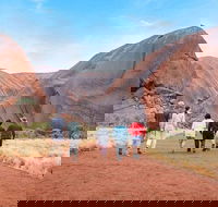 Explore Uluru 7 Hours Guide Tour at Sunrise with Light Breakfast - Tourism Townsville