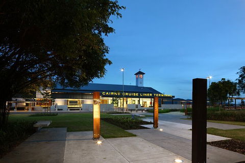Cairns Airport Private Chater Transfer - Tourism Townsville 5