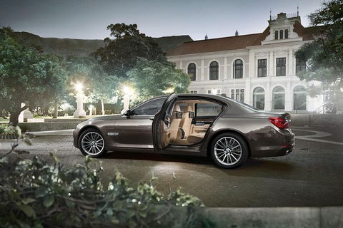 BMW Car Melbourne Airport To CBD - Tourism Townsville 3
