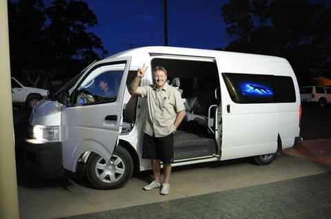 A Friend In Hand - Tourism Townsville 2