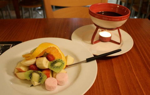 CJ's French Fondue Restaurant - Tourism Townsville 0