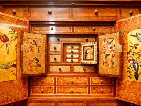 The Wonders Of The Hannah Cabinet - Tourism Townsville 0