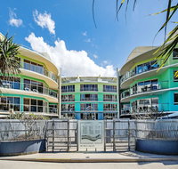Rolling Surf Resort - Tourism Townsville