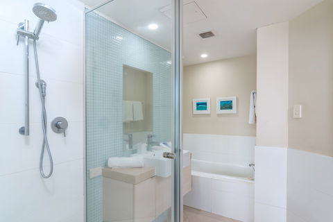 201 Lake Street Apartments - Tourism Townsville 4