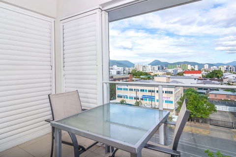 201 Lake Street Apartments - Tourism Townsville 6