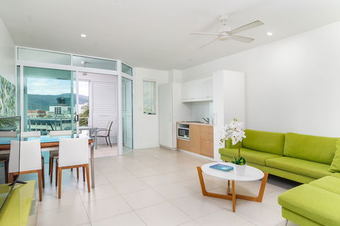 201 Lake Street Apartments - Tourism Townsville 5