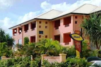 Kacys Bargara Beach Motel - Tourism Townsville 0