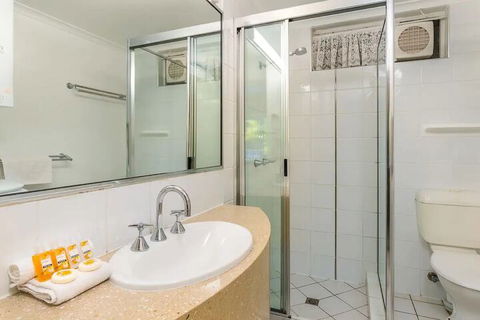 Tradewinds McLeod Holiday Apartments - Tourism Townsville 7