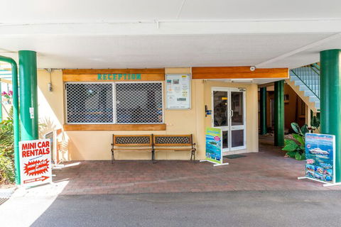 Tradewinds McLeod Holiday Apartments - Tourism Townsville 4