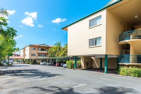 Tradewinds McLeod Holiday Apartments - Tourism Townsville 3